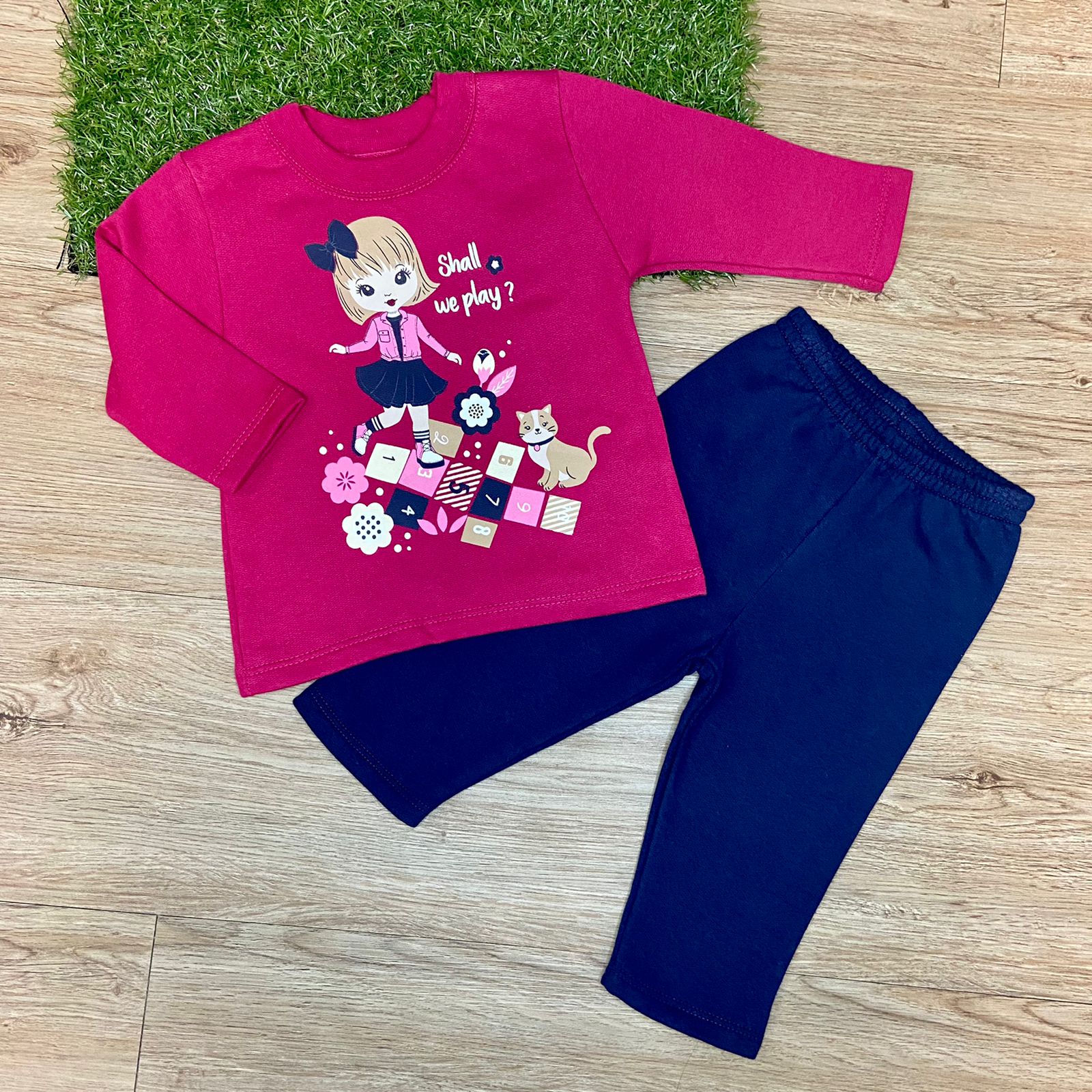 CONJUNTO FEMININO KYLY BLUSA E CALCA MOLETOM PULANDO AMARELINHA