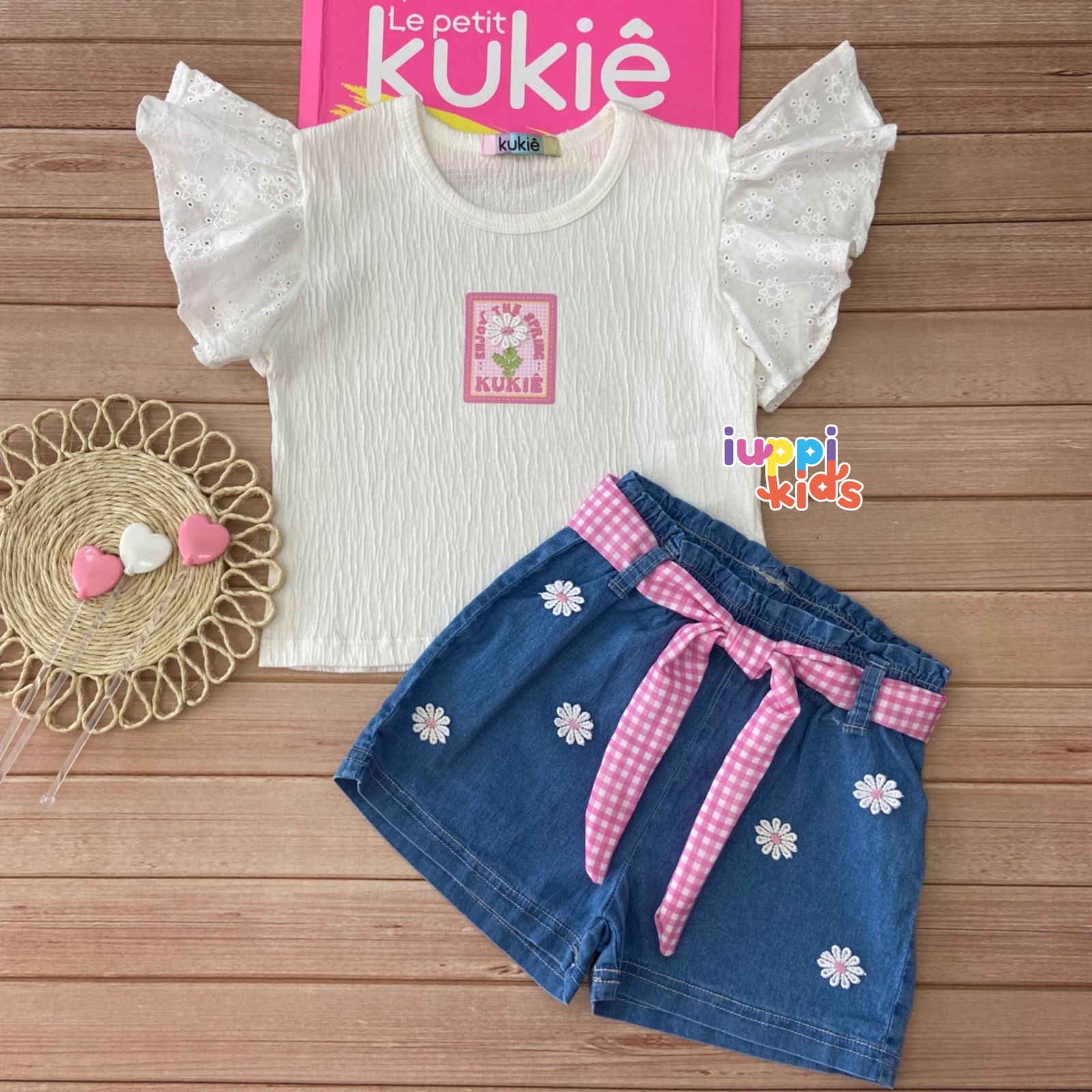 CONJUNTO KUKIE BLUSA E SHORTS FLORES BRANCAS